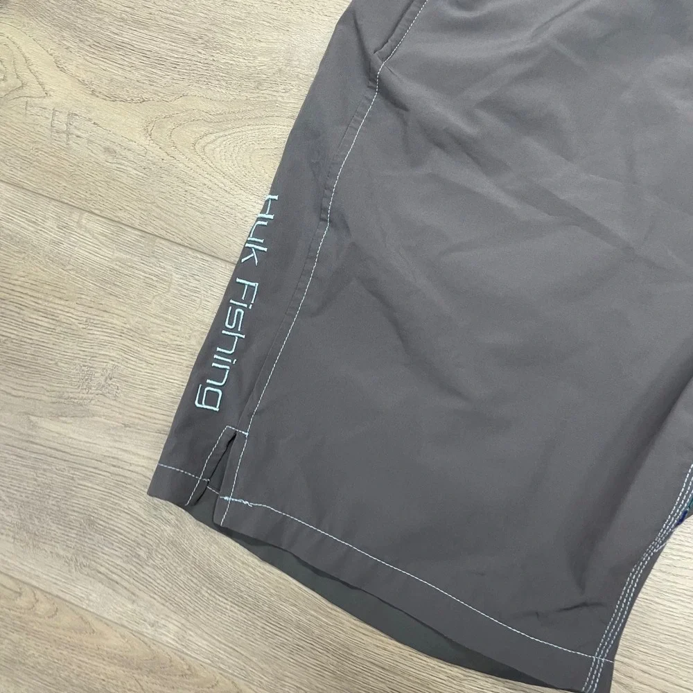 Huk Board Shorts Mens XXL Gray Performance Fishing Swim Trunks Cargo Pockets